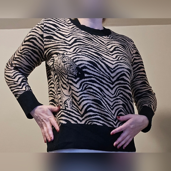 Banana Republic Zebra Sweater. Warm, Cozy, Fun sweater. Size S/P. Black & Tan - Picture 2 of 8